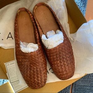Like New St. Agni Woven Flat Size 39 (US 8)